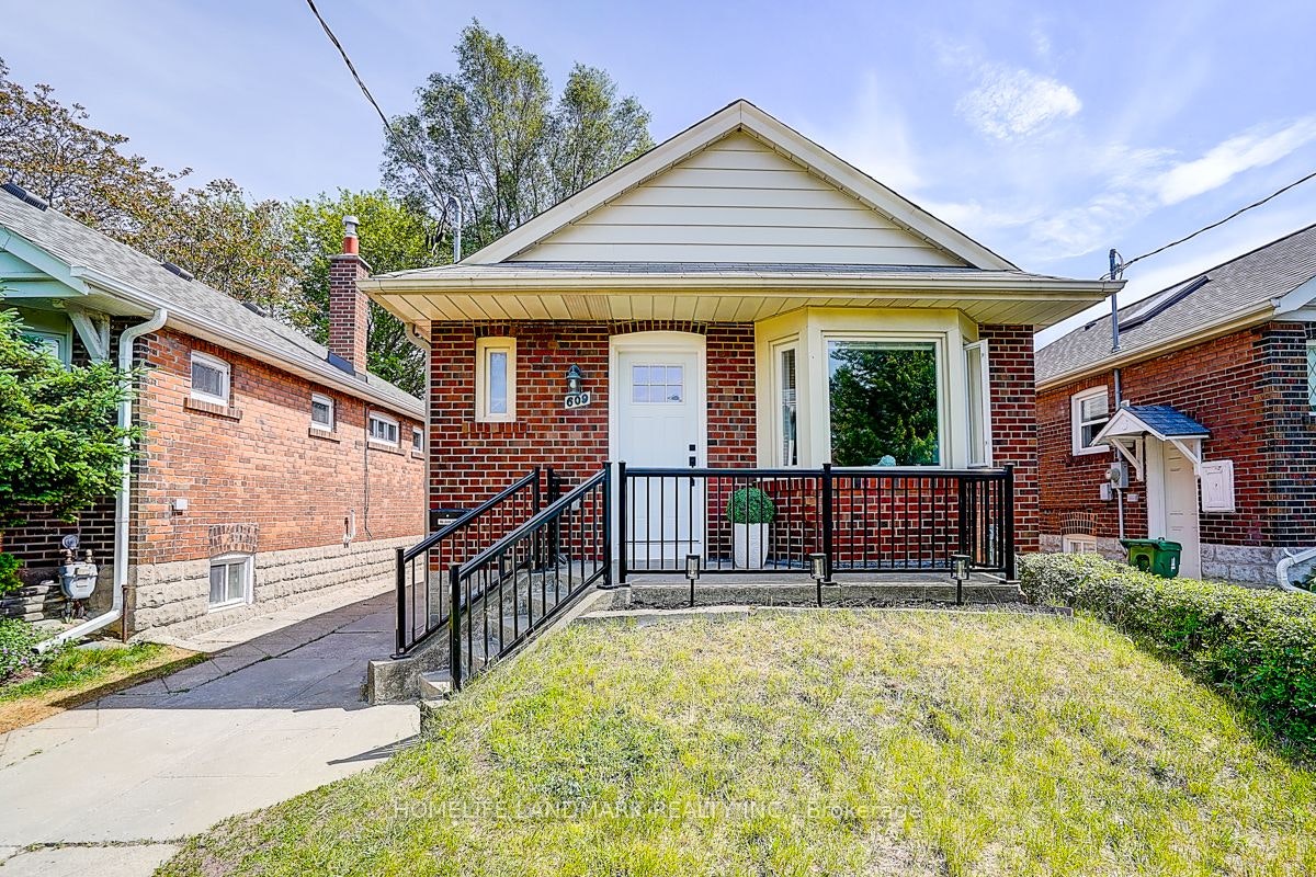 609 Mortimer Avenue, Toronto, ON, M4C 2J6
