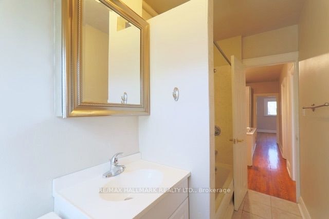 Upper-1481 Queen Street E, Toronto, ON, M4L 1E2 - 21