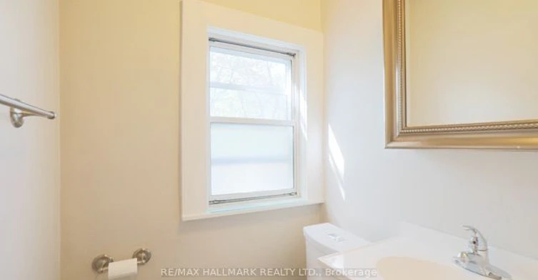Upper-1481 Queen Street E, Toronto, ON, M4L 1E2 - 20