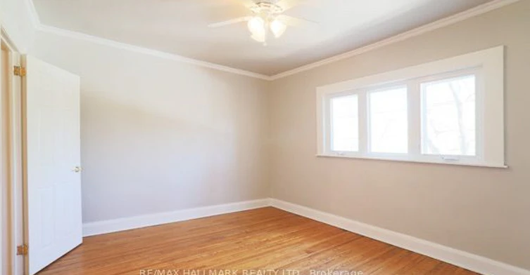Upper-1481 Queen Street E, Toronto, ON, M4L 1E2 - 13
