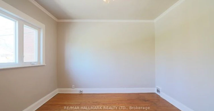 Upper-1481 Queen Street E, Toronto, ON, M4L 1E2 - 15