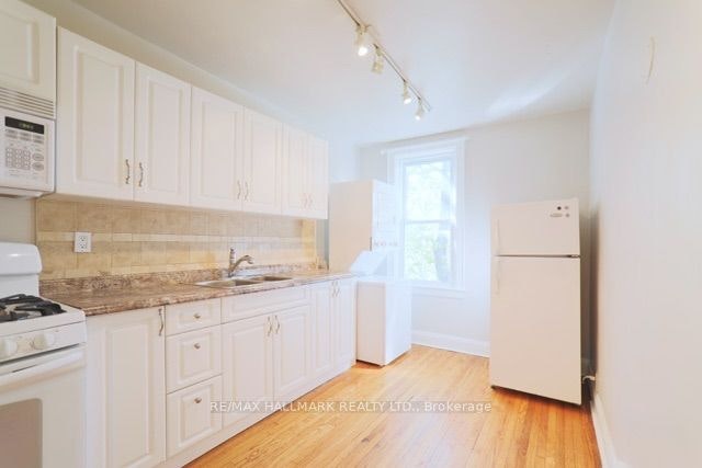 Upper-1481 Queen Street E, Toronto, ON, M4L 1E2 - 9