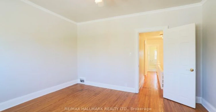 Upper-1481 Queen Street E, Toronto, ON, M4L 1E2 - 12