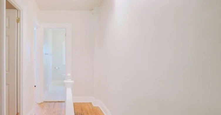 Upper-1481 Queen Street E, Toronto, ON, M4L 1E2 - 4