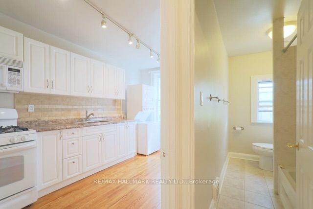 Upper-1481 Queen Street E, Toronto, ON, M4L 1E2 - 11