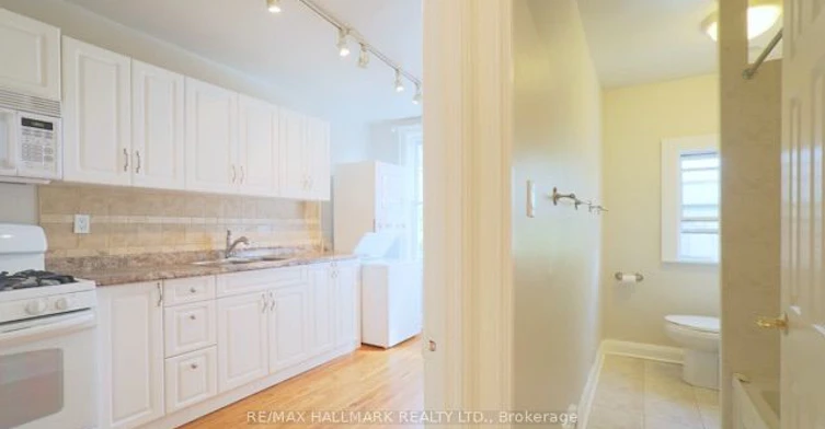 Upper-1481 Queen Street E, Toronto, ON, M4L 1E2 - 11