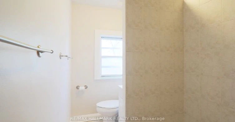 Upper-1481 Queen Street E, Toronto, ON, M4L 1E2 - 19