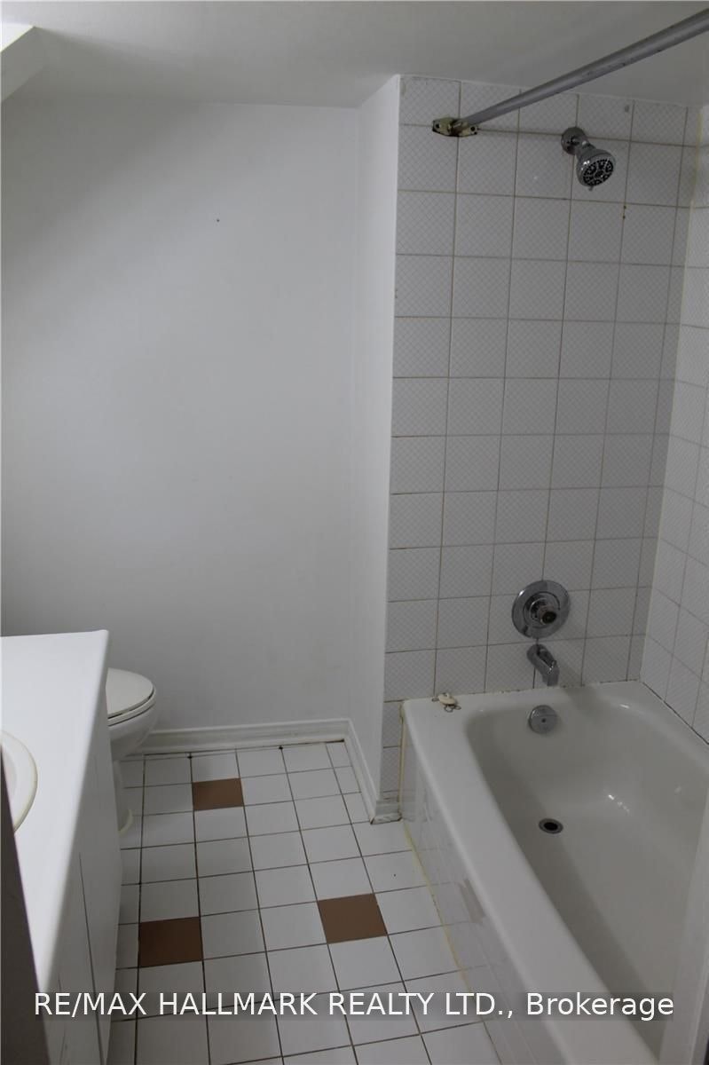 Bsmt-48 Strathcona Avenue, Toronto, ON, M4J 1G8 - 13