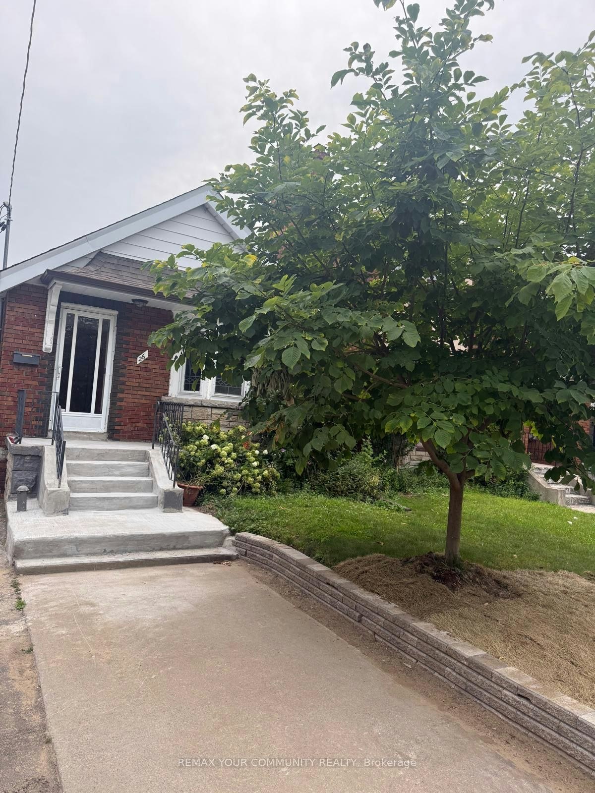 26 Elmsdale Road W, Toronto, ON, M4J 3M4 - 2