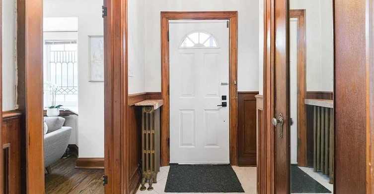 26 Elmsdale Road W, Toronto, ON, M4J 3M4 - 3