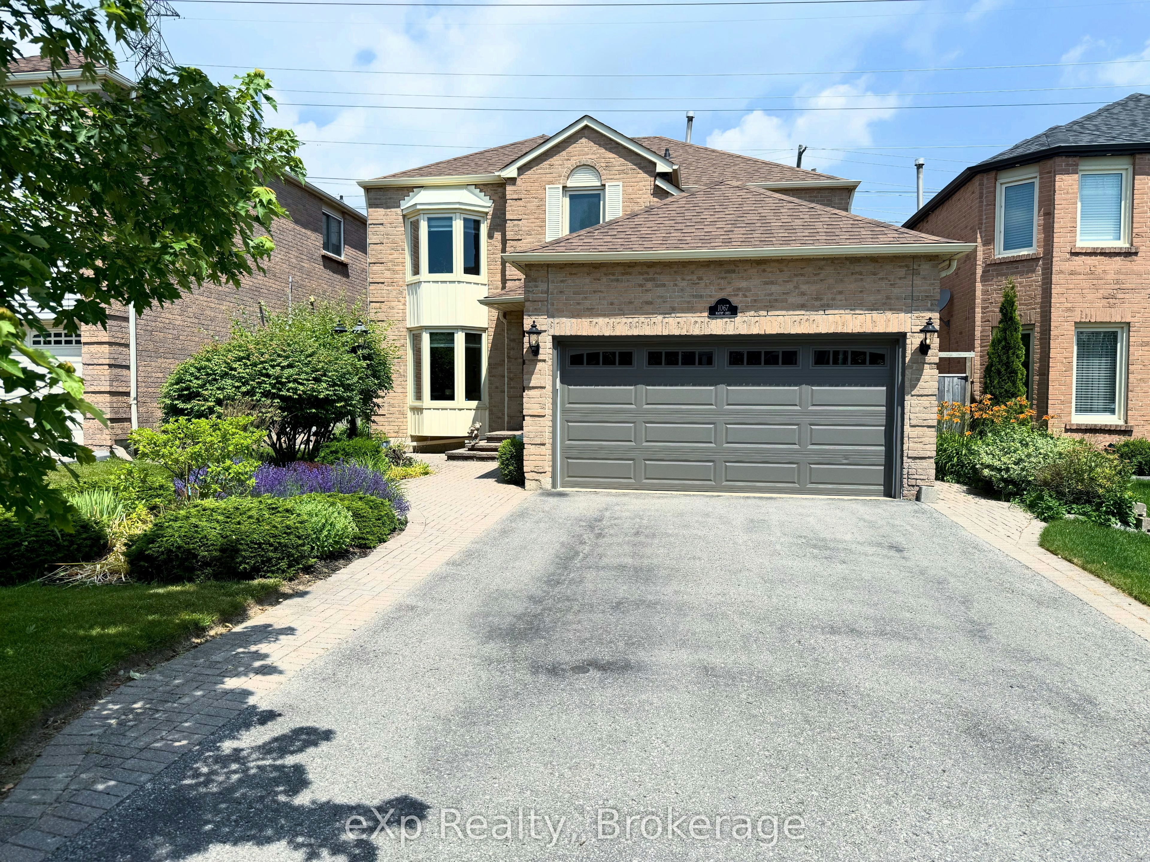 1067 Maury Crescent, Pickering, ON, L1X 1R4