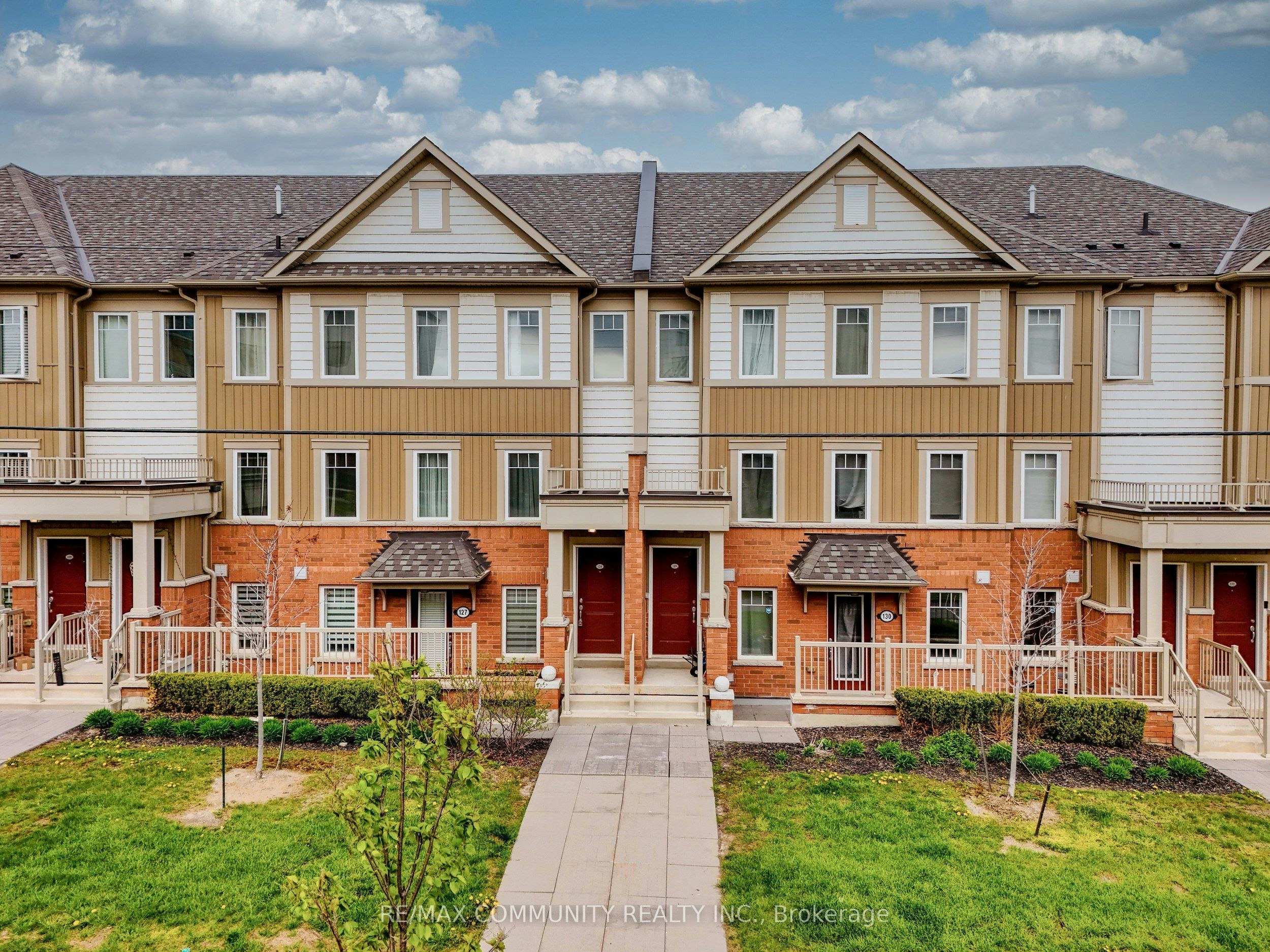 128-2500 Hill Rise Court, Oshawa, ON, L1L 0M6