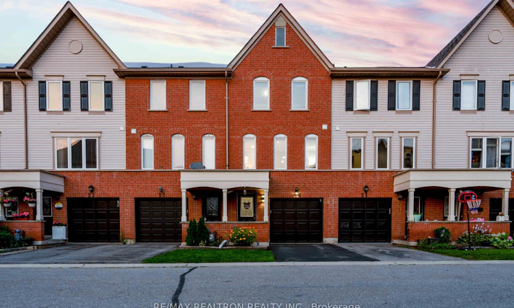 23 Pennefather Lane