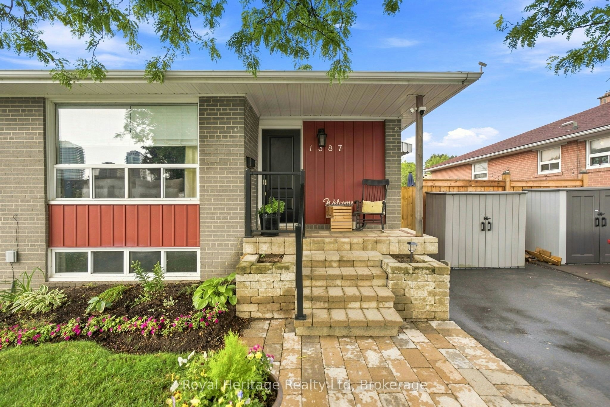 1387 Garvolin Avenue, Pickering, ON, L1W 1J7
