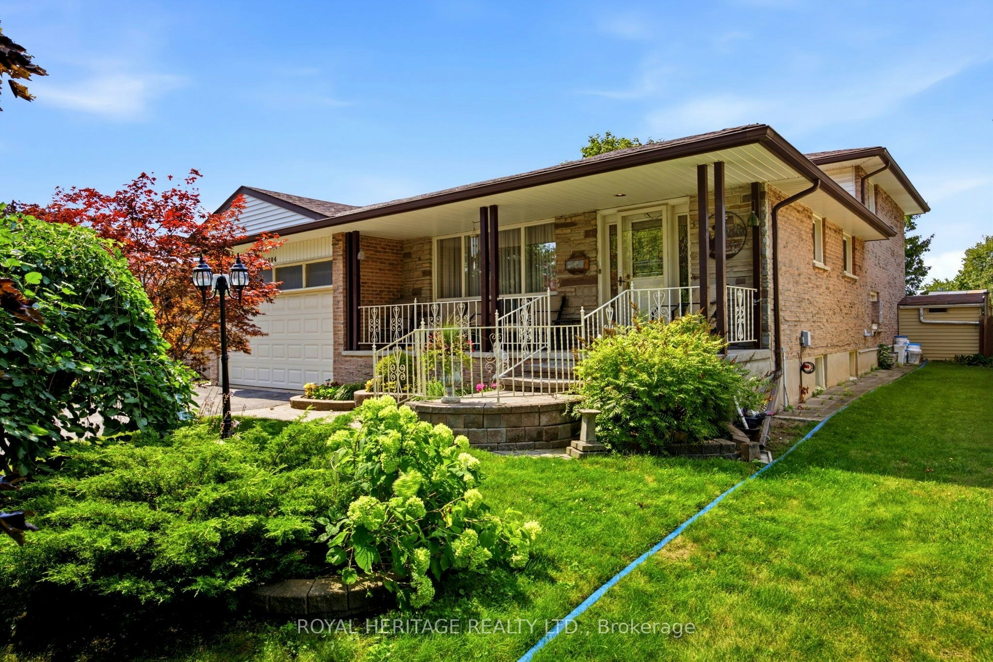 394 Amstel Court, Oshawa, ON, L1G 2J8
