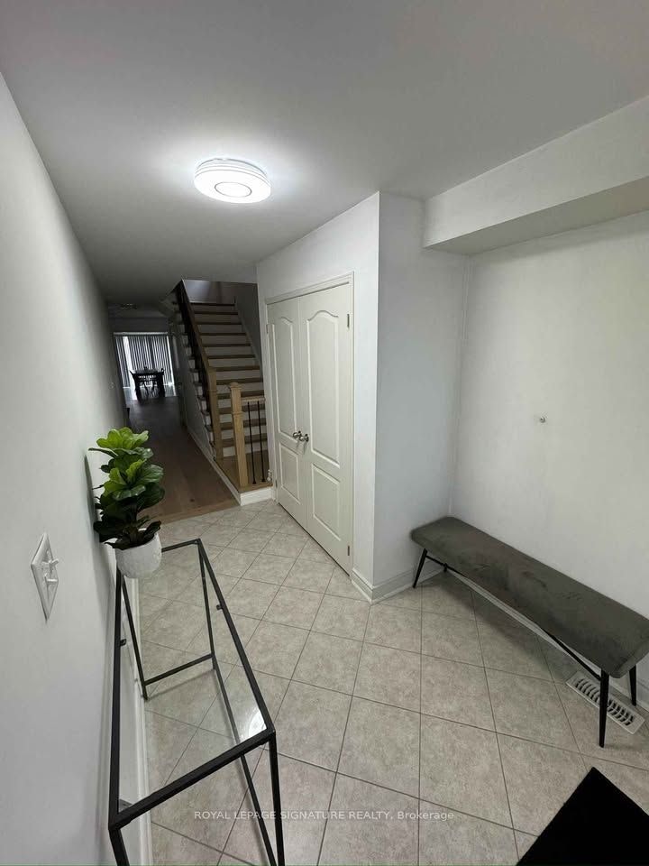 199 Lady Angela Avenue, Oshawa, ON, L1H 7K4 - 2