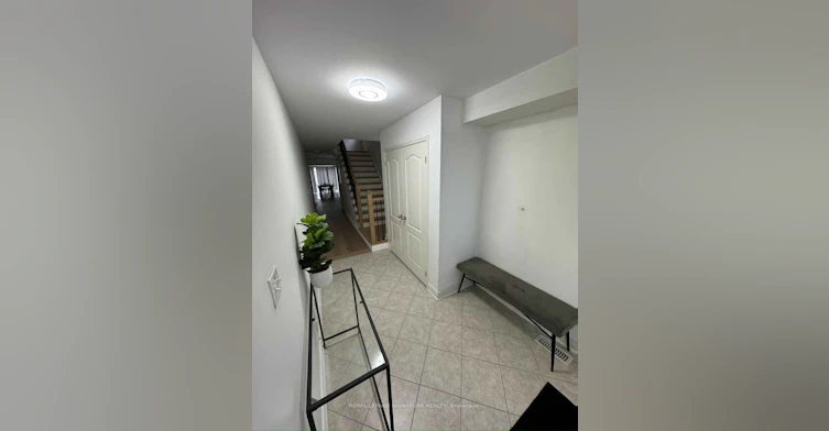 199 Lady Angela Avenue, Oshawa, ON, L1H 7K4 - 2
