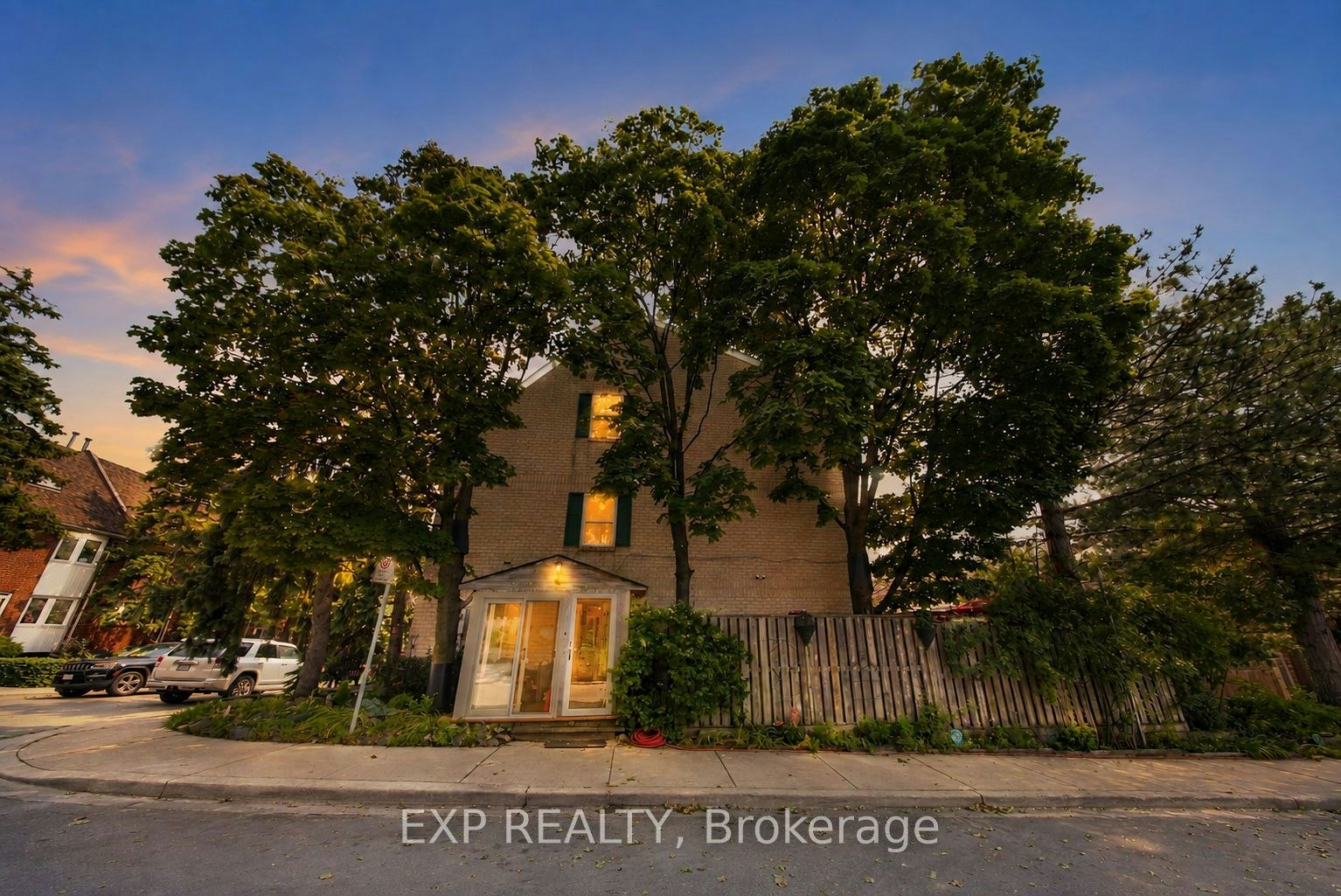 1 Quarry Court, Toronto, ON, M4J 5A6