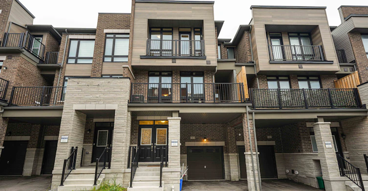 6 Ginno Lane, Ajax, ON, L1S 0H3