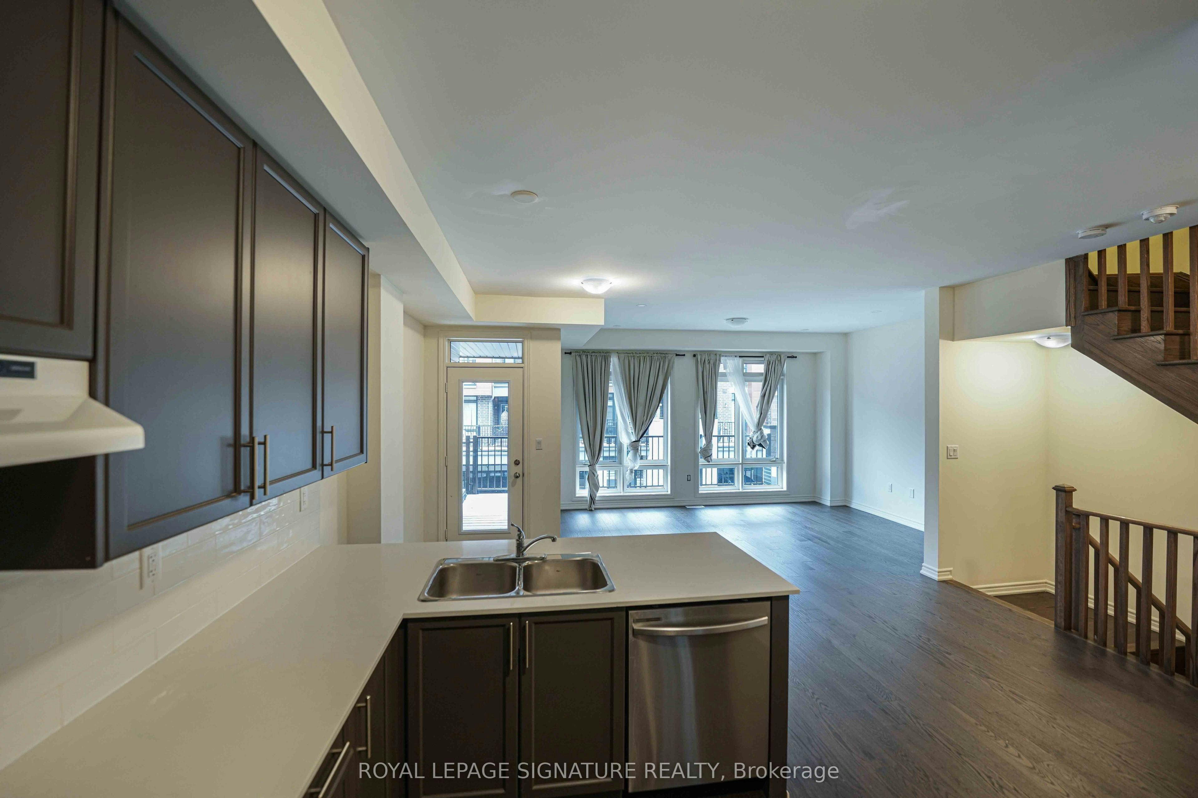 6 Ginno Lane, Ajax, ON, L1S 0H3 - 6