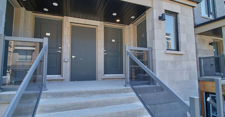 8D Lookout Drive, Clarington, ON, L1C 7E9 - 2