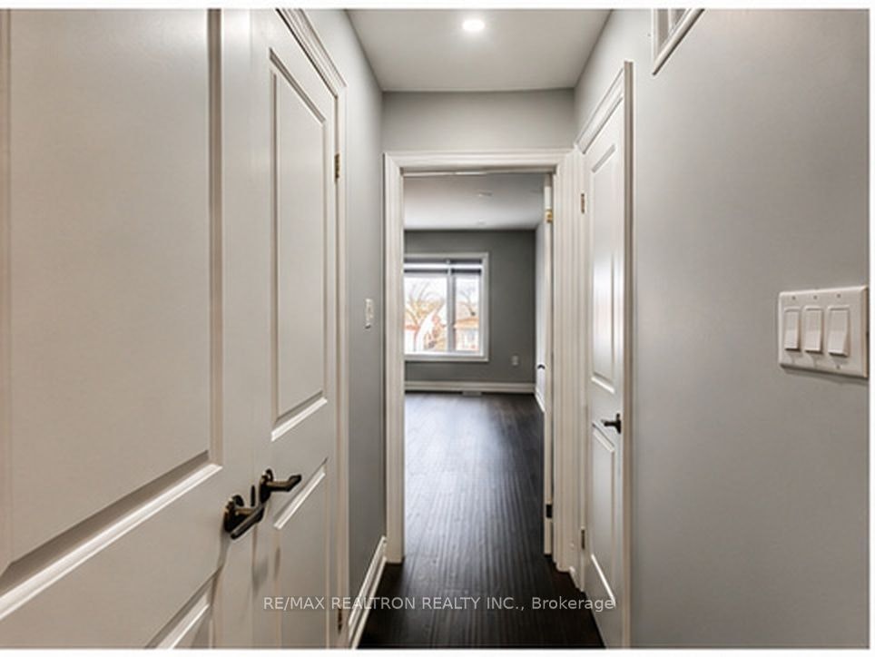 (Main Fl & 2nd Fl)-11 North Bonnington Avenue, Toronto, ON, M1K 1X3 - 4