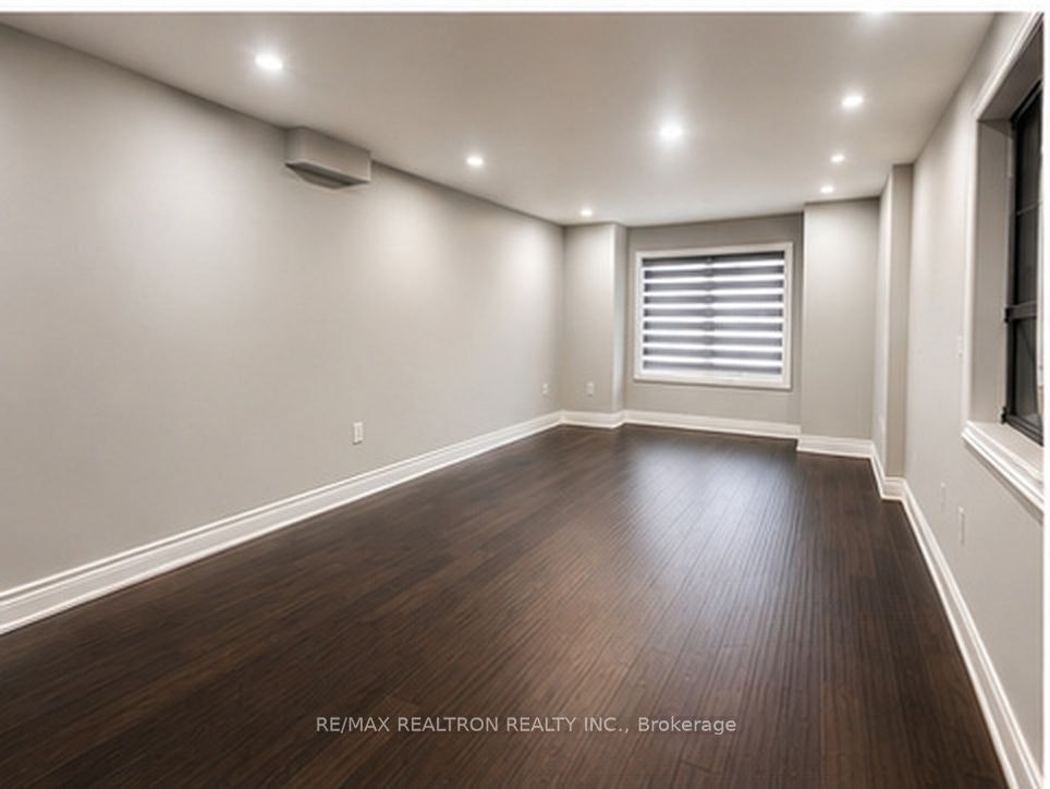 (Main Fl & 2nd Fl)-11 North Bonnington Avenue, Toronto, ON, M1K 1X3 - 7