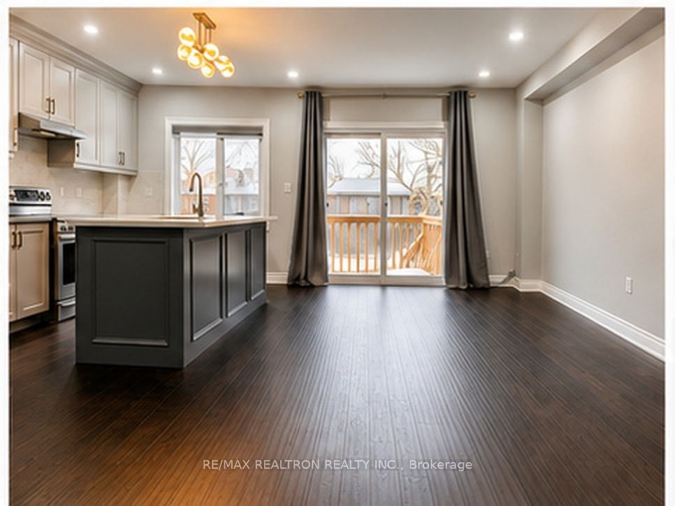 (Main Fl & 2nd Fl)-11 North Bonnington Avenue, Toronto, ON, M1K 1X3 - 8