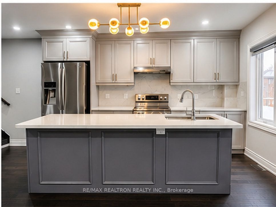 (Main Fl & 2nd Fl)-11 North Bonnington Avenue, Toronto, ON, M1K 1X3 - 9