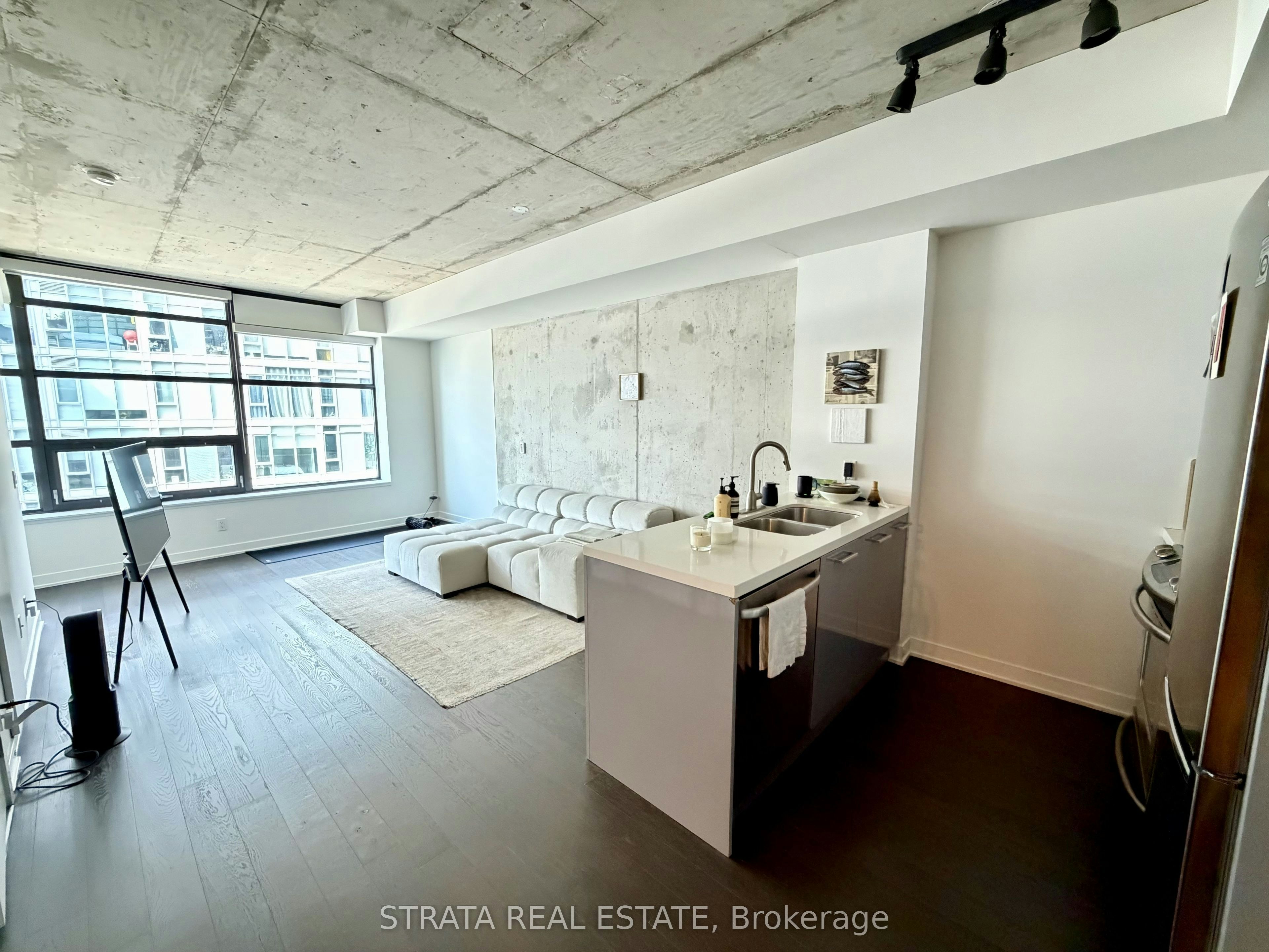 606-1201 Dundas Street E, Toronto, ON, M4M 1S2 - 5