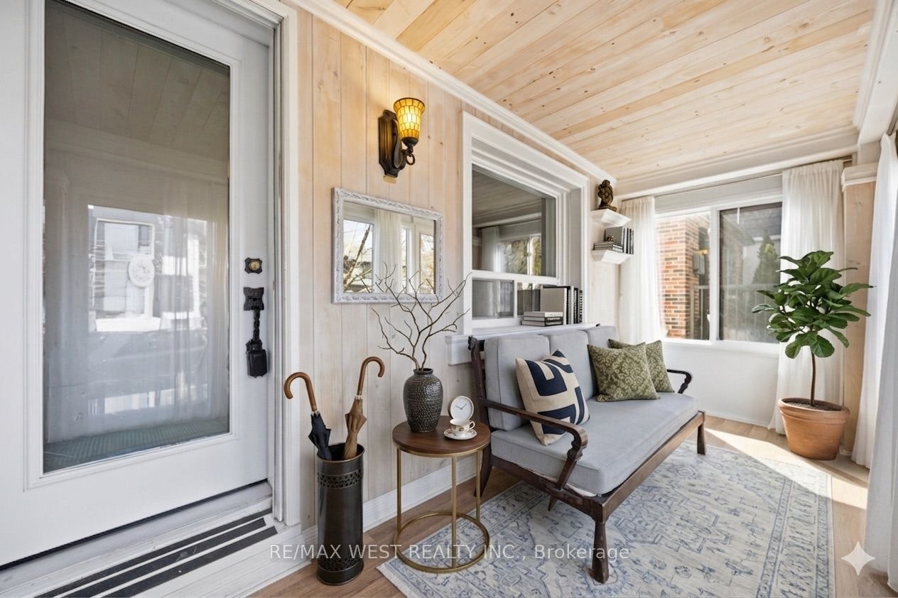 79 King Edward Avenue, Toronto, ON, M4C 5J5 - 4