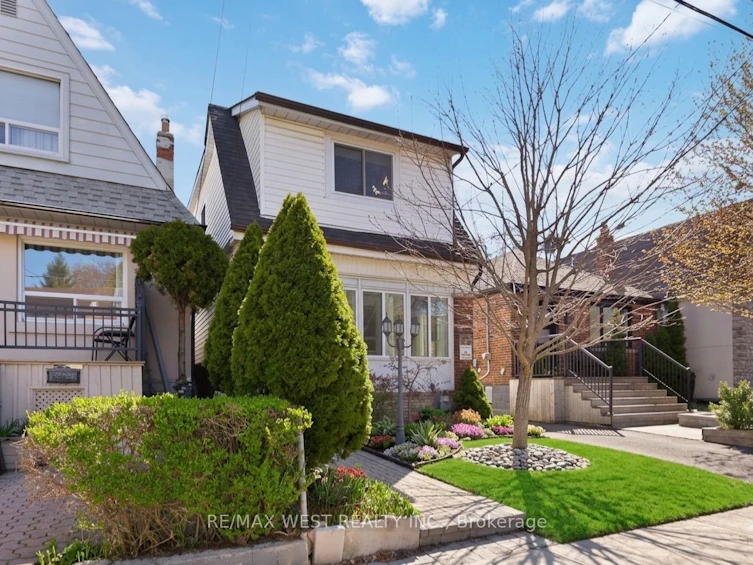 79 King Edward Avenue, Toronto, ON, M4C 5J5