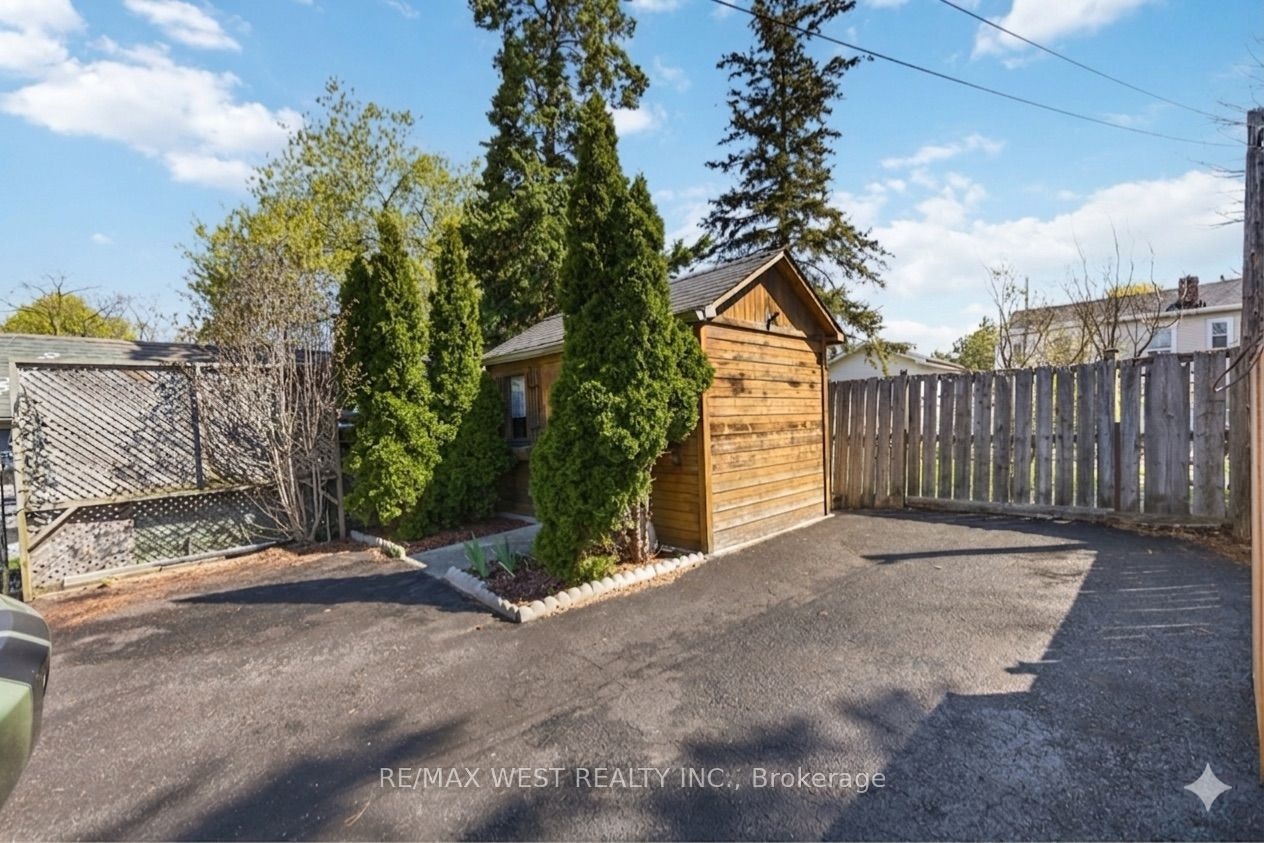 79 King Edward Avenue, Toronto, ON, M4C 5J5 - 24