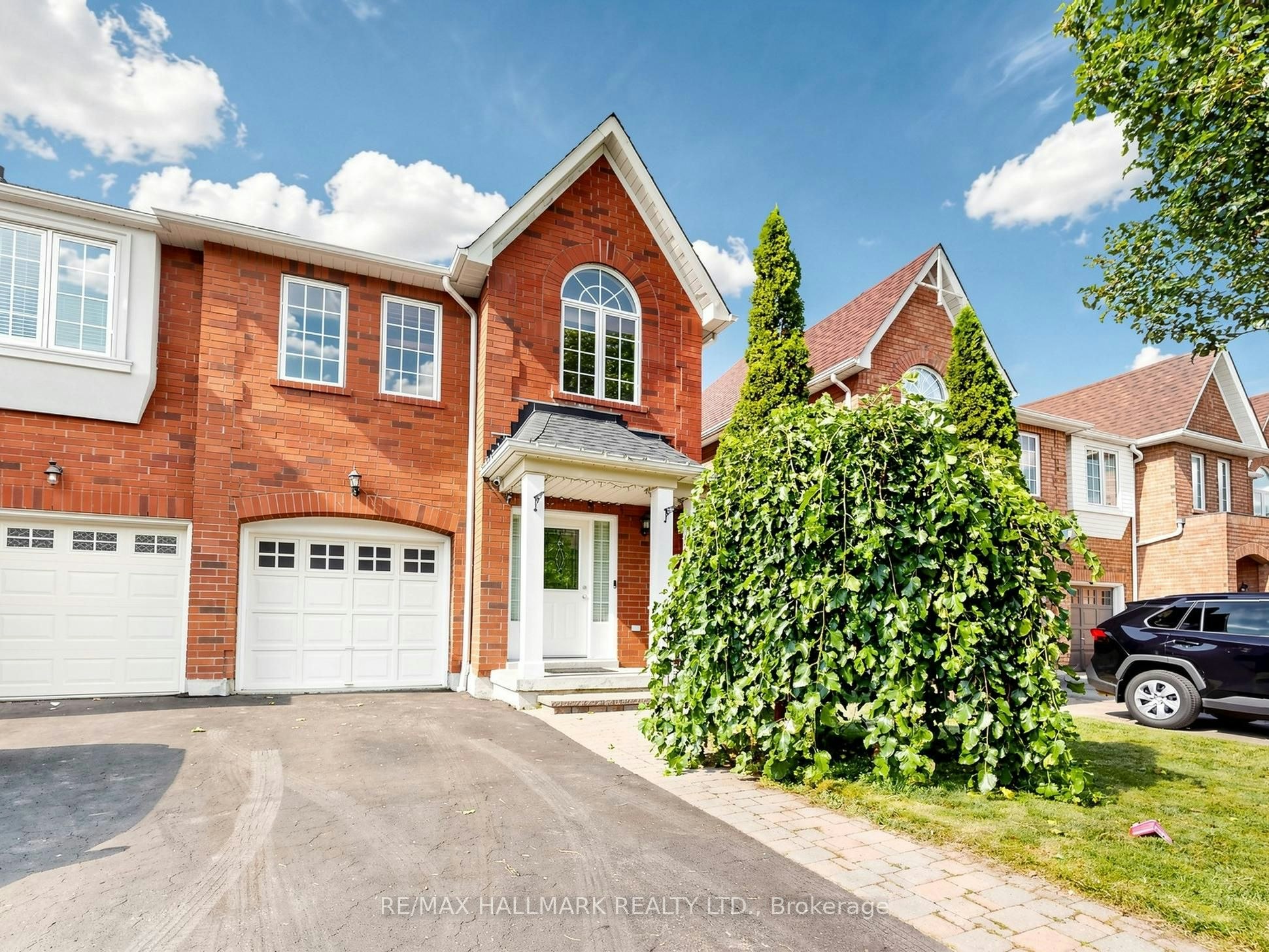12 Stokely Crescent, Whitby, ON, L1N 9S8