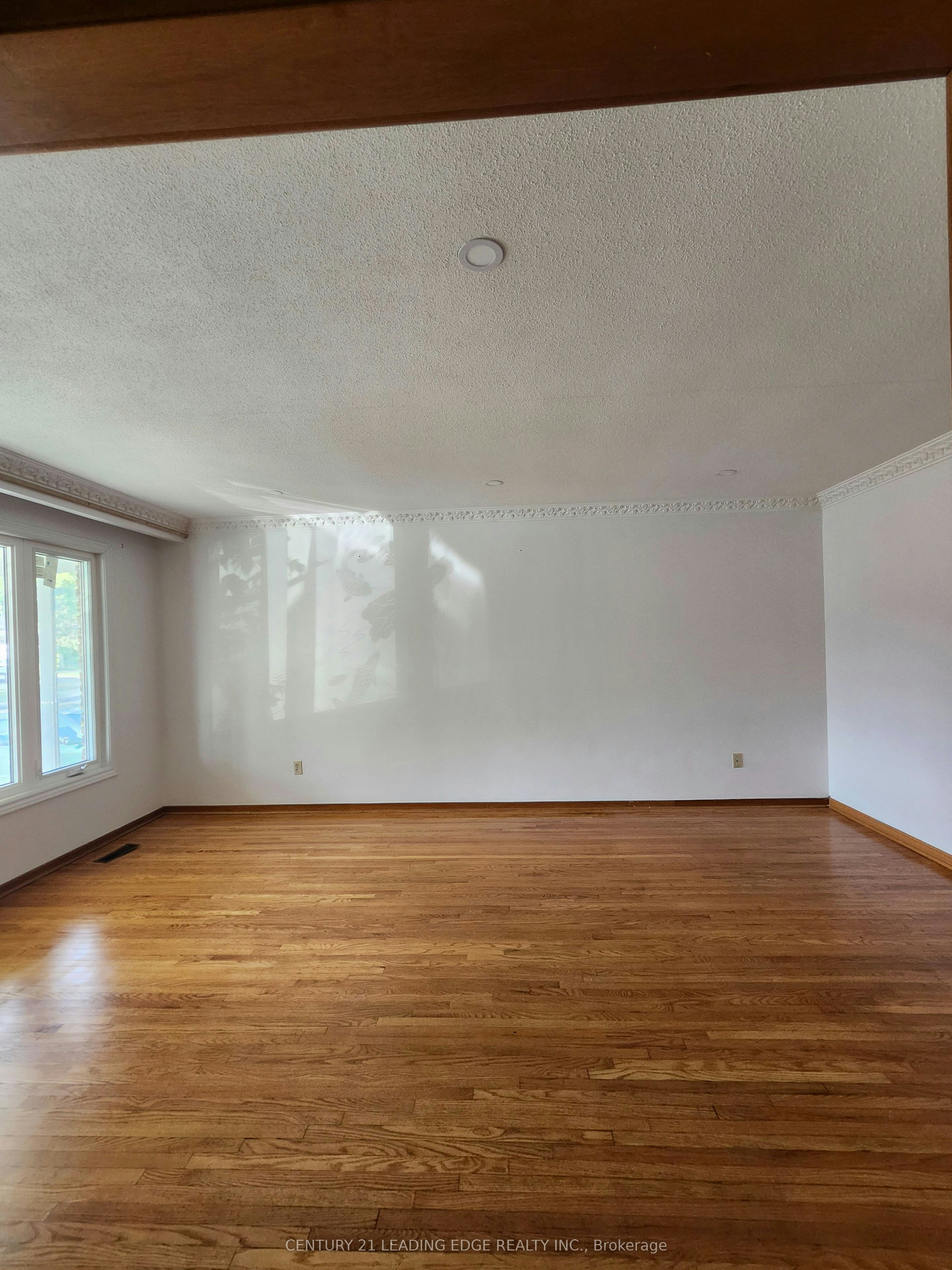 MAIN-959 Huntingwood Drive S, Toronto, ON, M1S 1K3 - 4