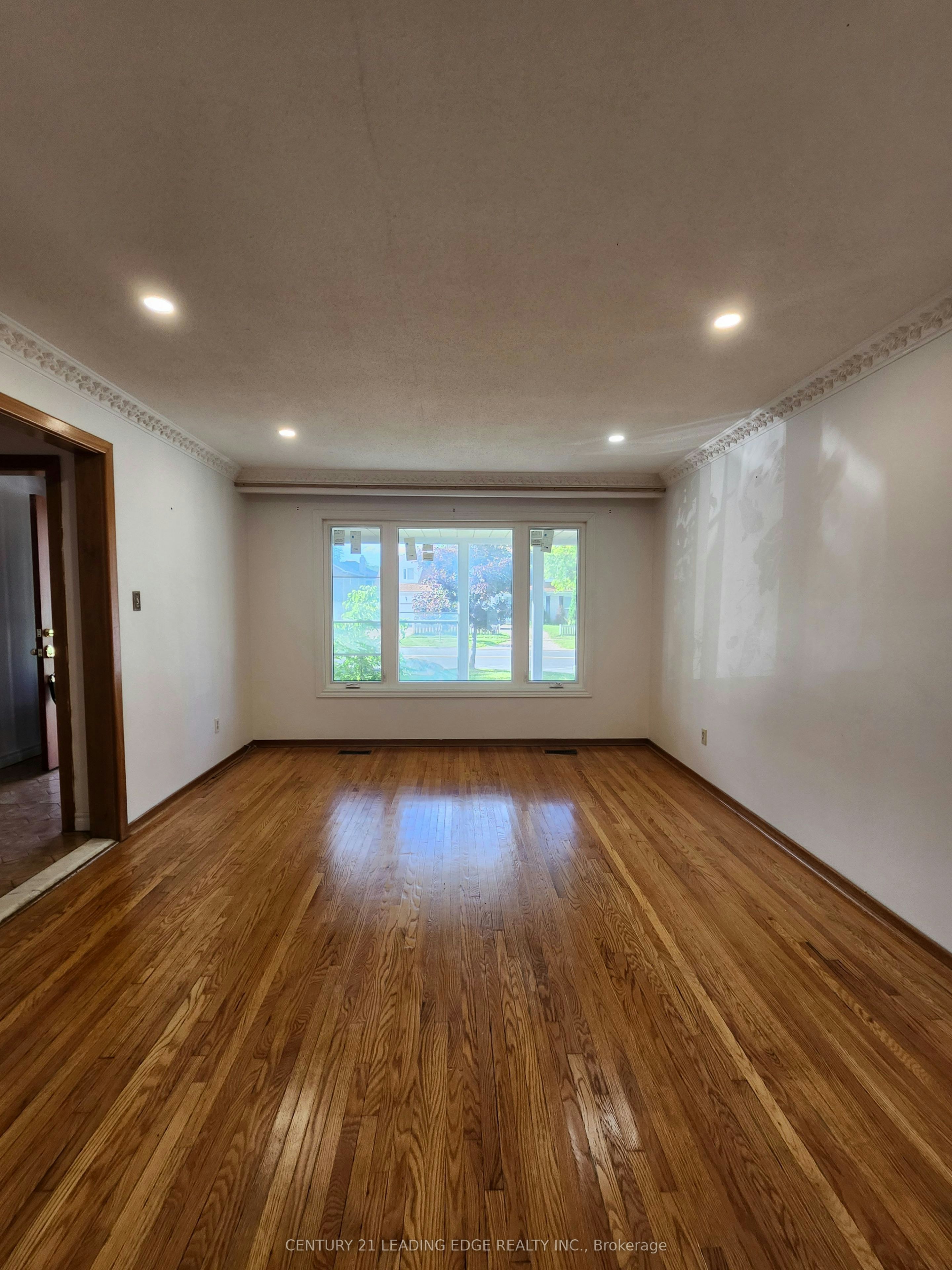 MAIN-959 Huntingwood Drive S, Toronto, ON, M1S 1K3 - 6