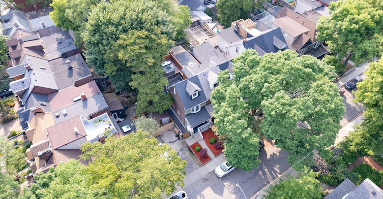 B-256 Boston Avenue, Toronto, ON, M4M 2V3 - 2