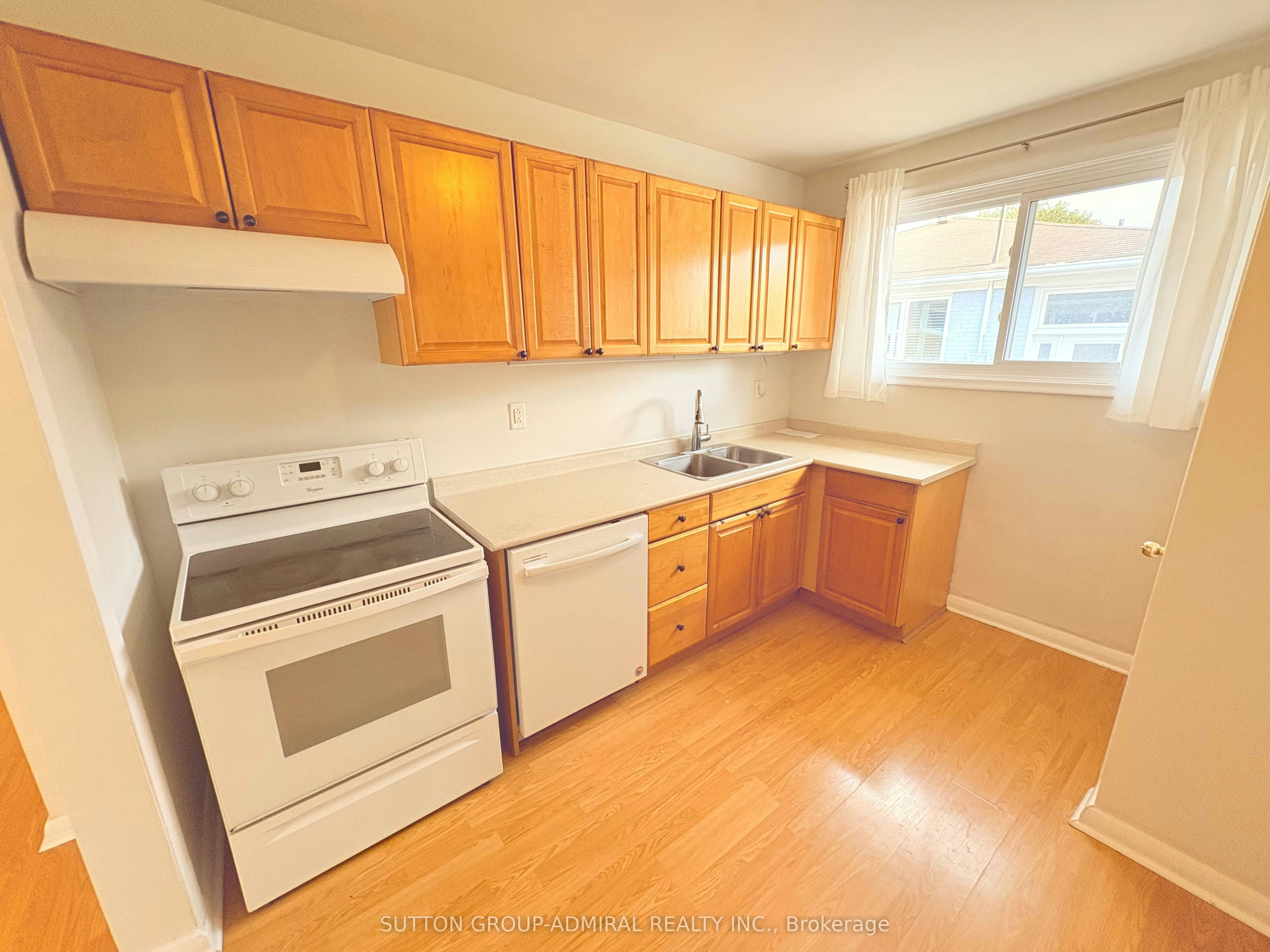 319 Dovedale Drive, Whitby, ON, L1N 1Z8 - 7