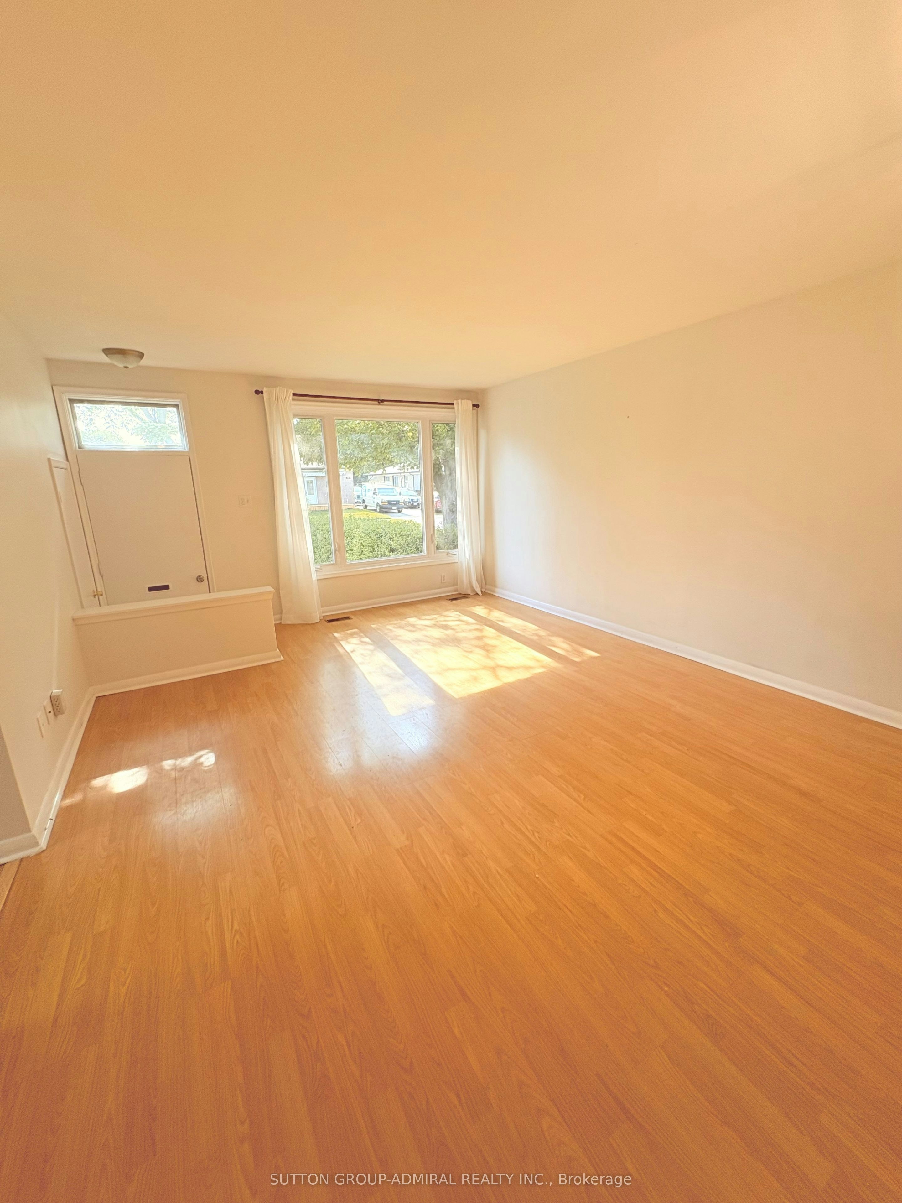 319 Dovedale Drive, Whitby, ON, L1N 1Z8 - 3