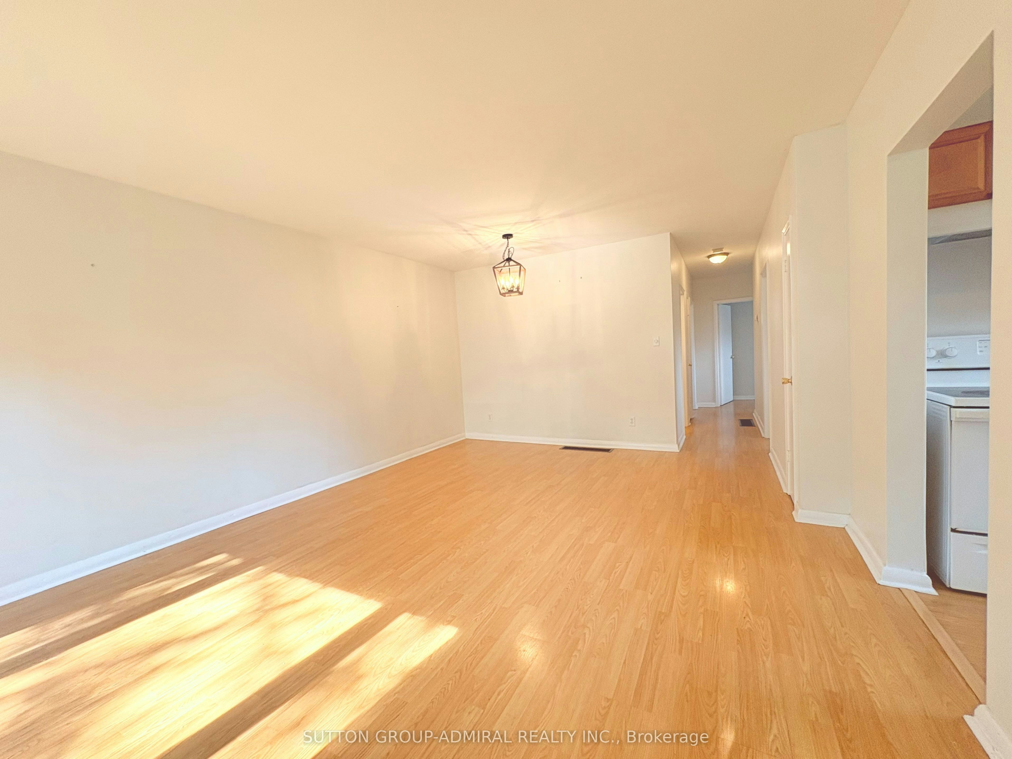 319 Dovedale Drive, Whitby, ON, L1N 1Z8 - 4