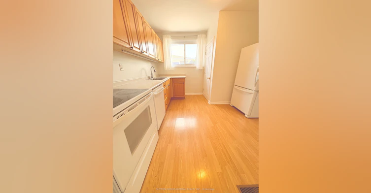 319 Dovedale Drive, Whitby, ON, L1N 1Z8 - 6