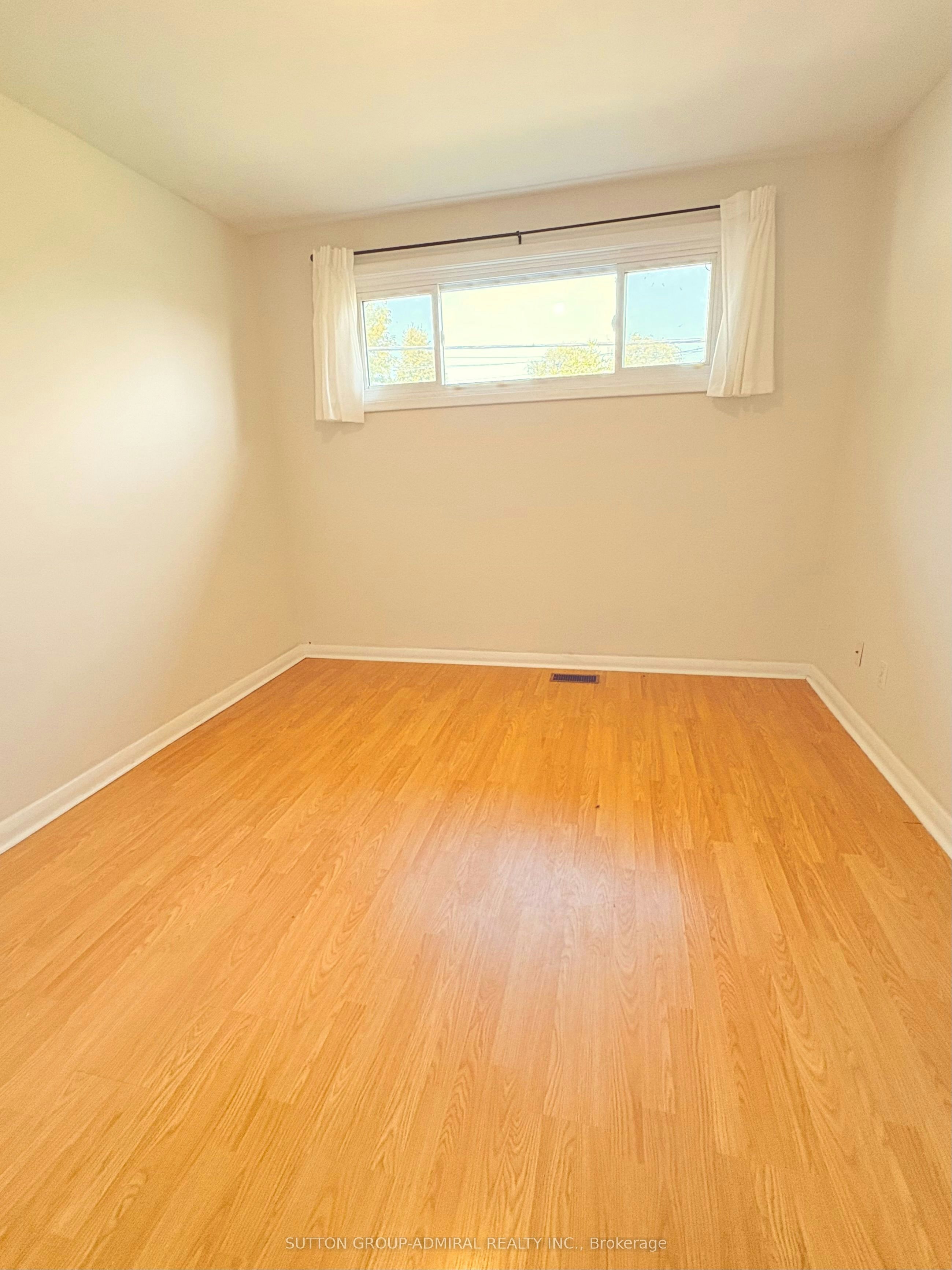 319 Dovedale Drive, Whitby, ON, L1N 1Z8 - 9