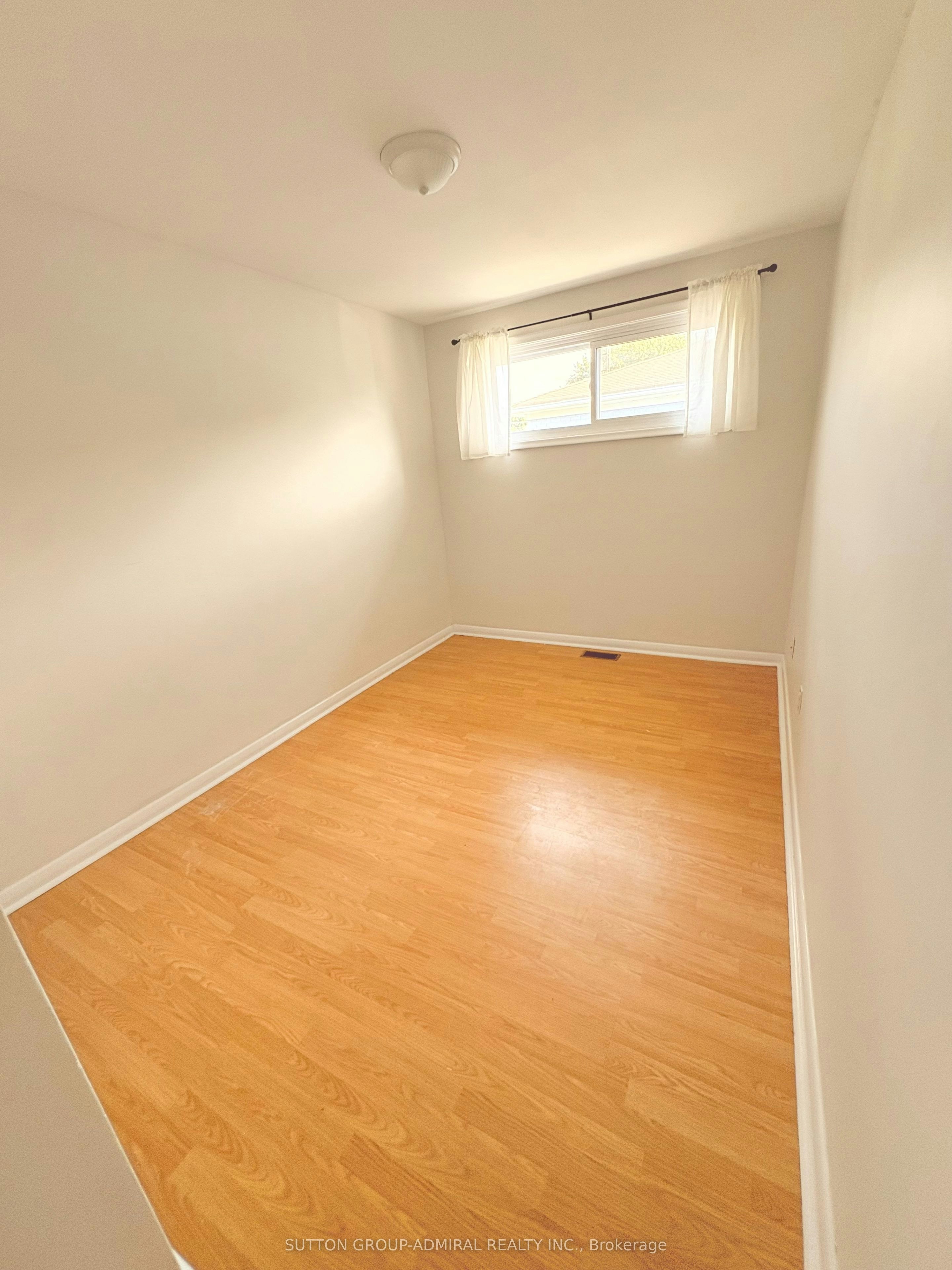 319 Dovedale Drive, Whitby, ON, L1N 1Z8 - 8