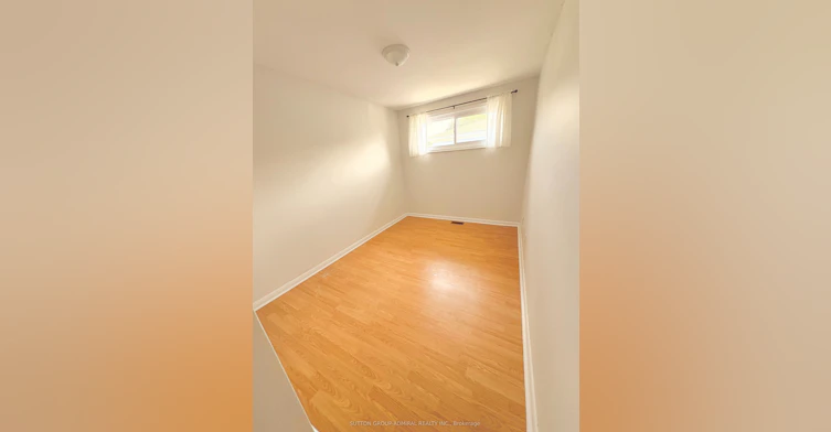319 Dovedale Drive, Whitby, ON, L1N 1Z8 - 8
