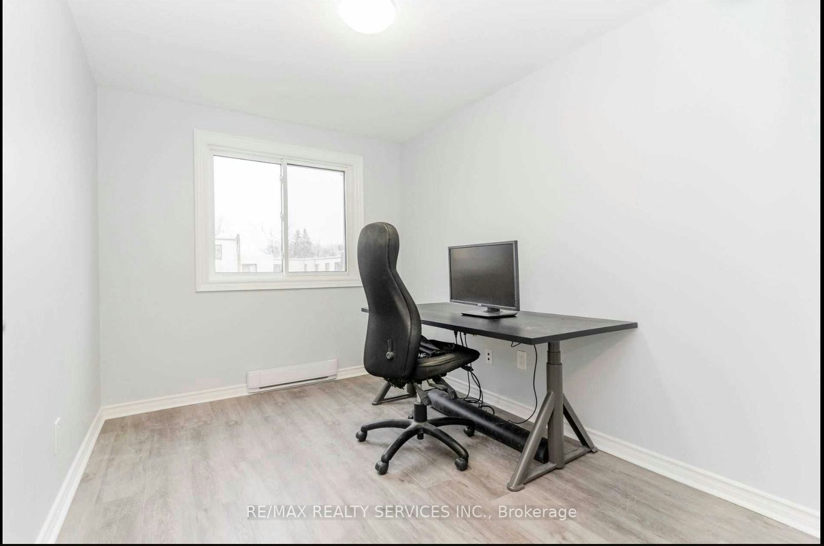 137-1100 Oxford Street, Oshawa, ON, L1J 6G4 - 4