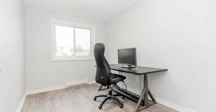 137-1100 Oxford Street, Oshawa, ON, L1J 6G4 - 4