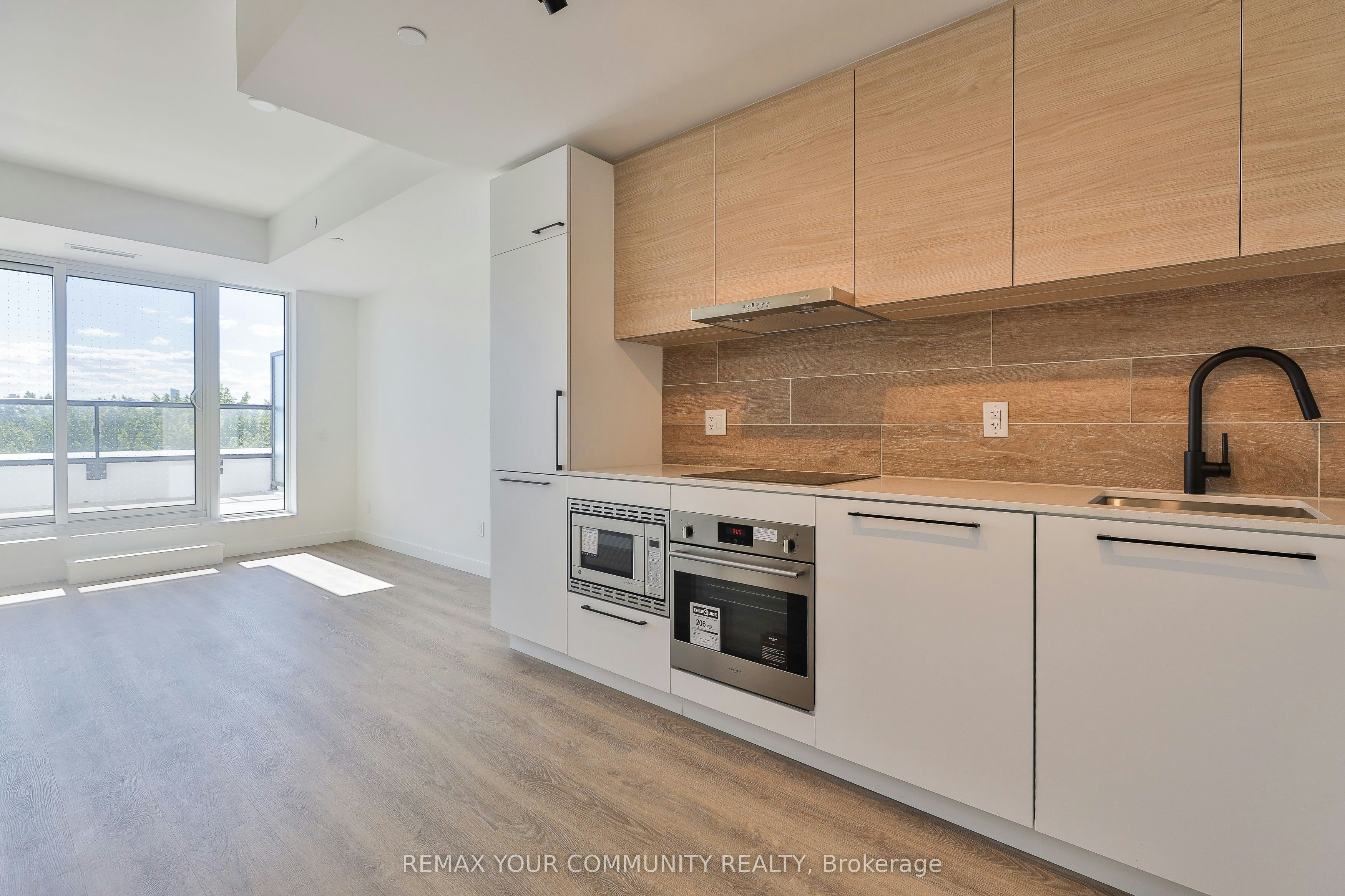 514-1050 Eastern Avenue, Toronto, ON, M4L 0B7 - 2