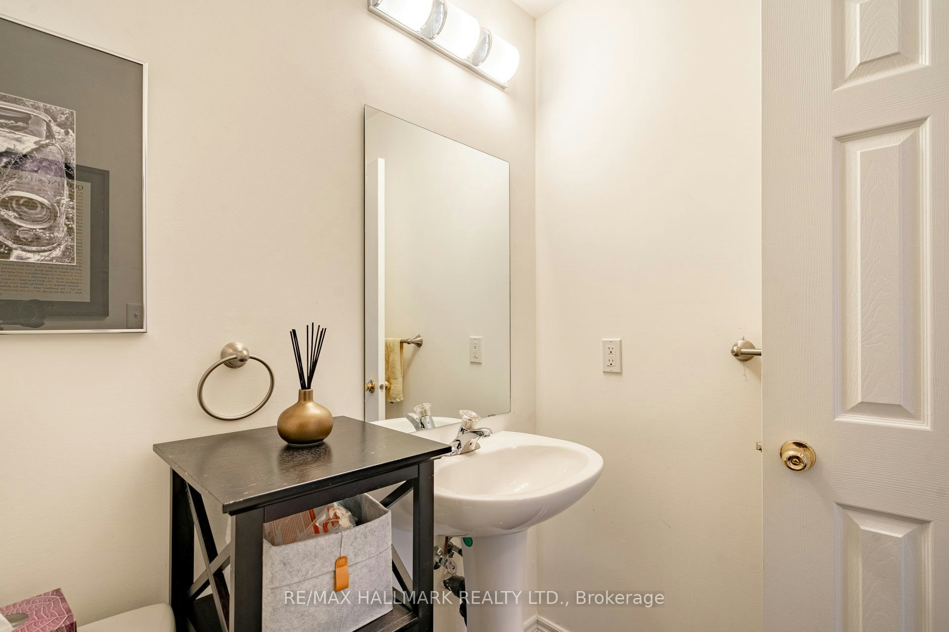 67 Enroutes Street, Toronto, ON, M4E 0A3 - 9
