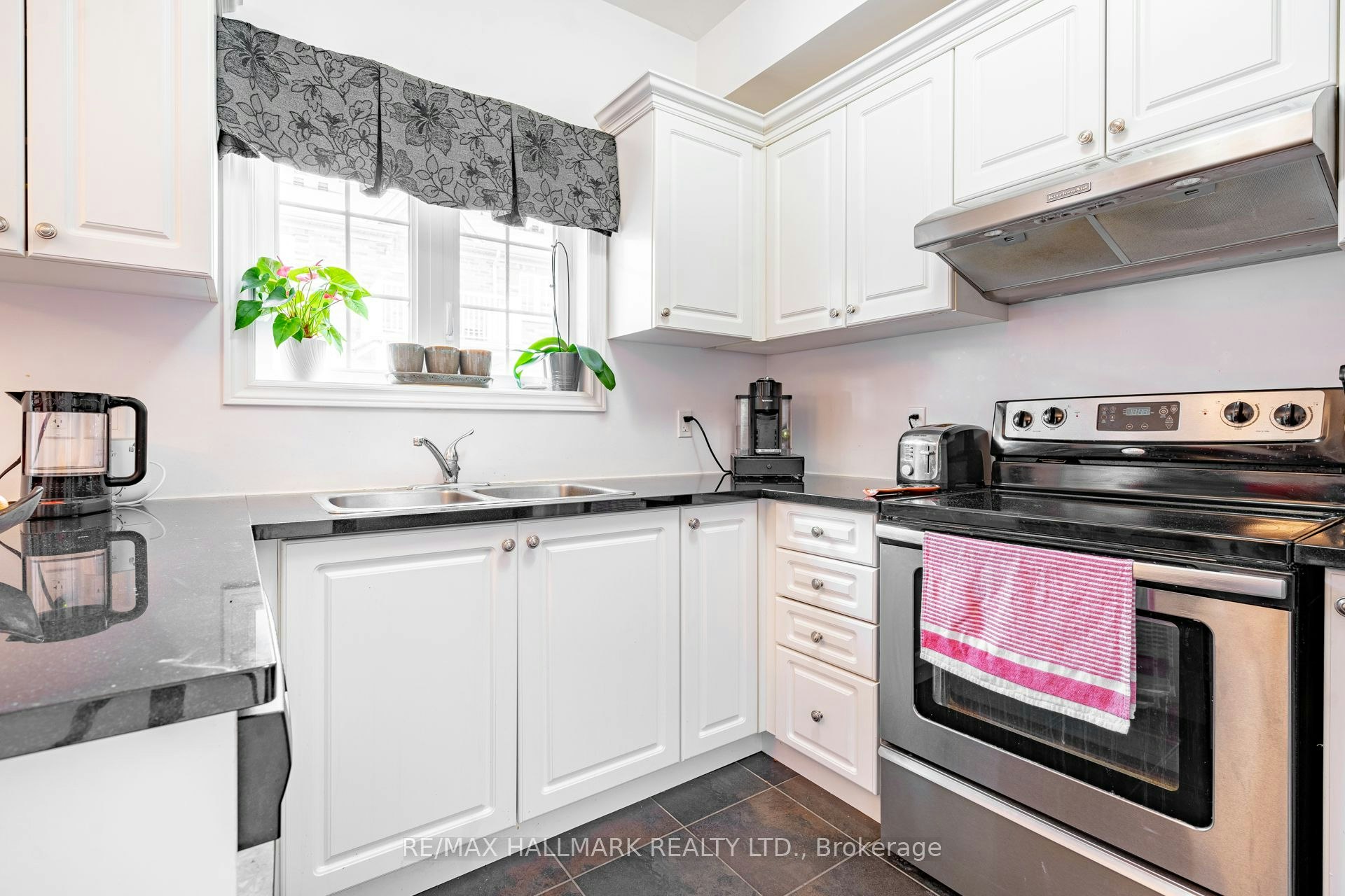 67 Enroutes Street, Toronto, ON, M4E 0A3 - 7