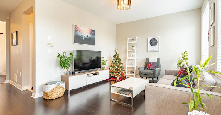 67 Enroutes Street, Toronto, ON, M4E 0A3 - 4